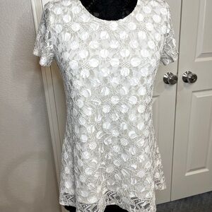Susan Graver stretch floral lace, lined, peplum tunic. Size XS